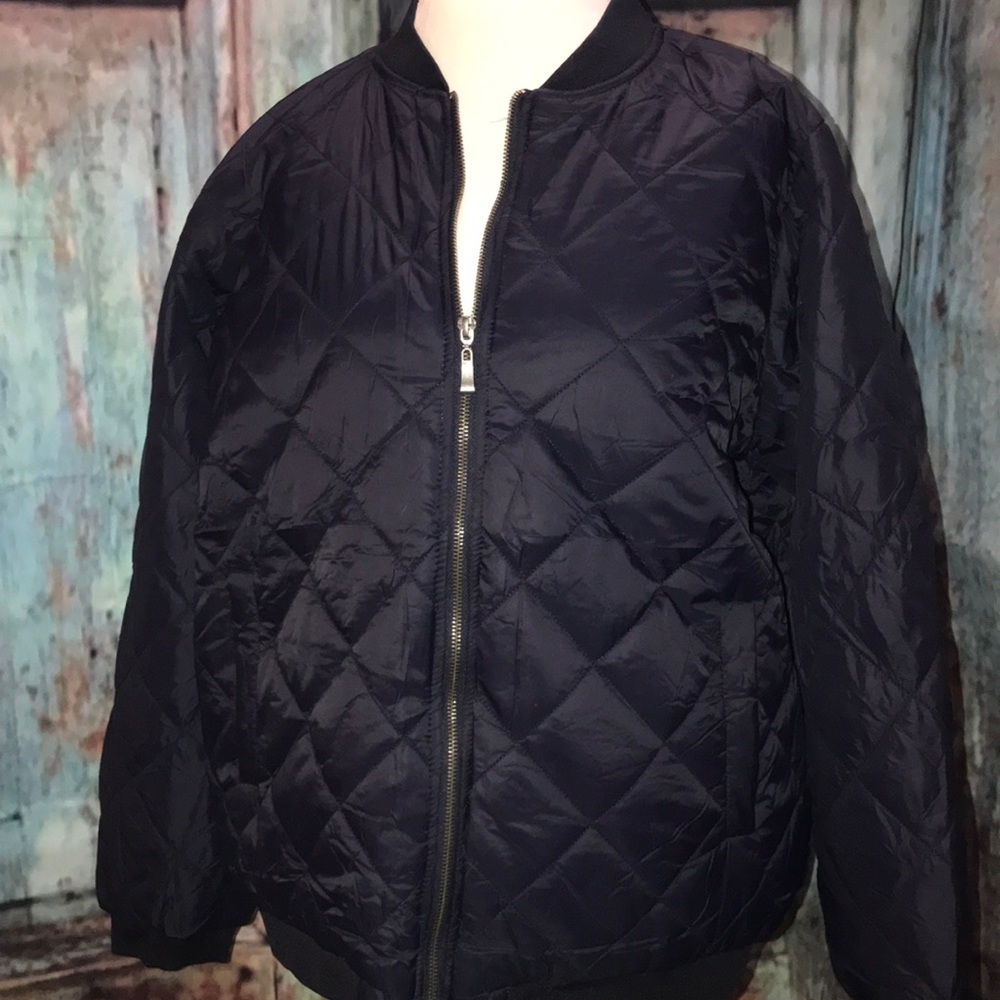 NWT Quilted Bomber Jacket. 💥Firm price